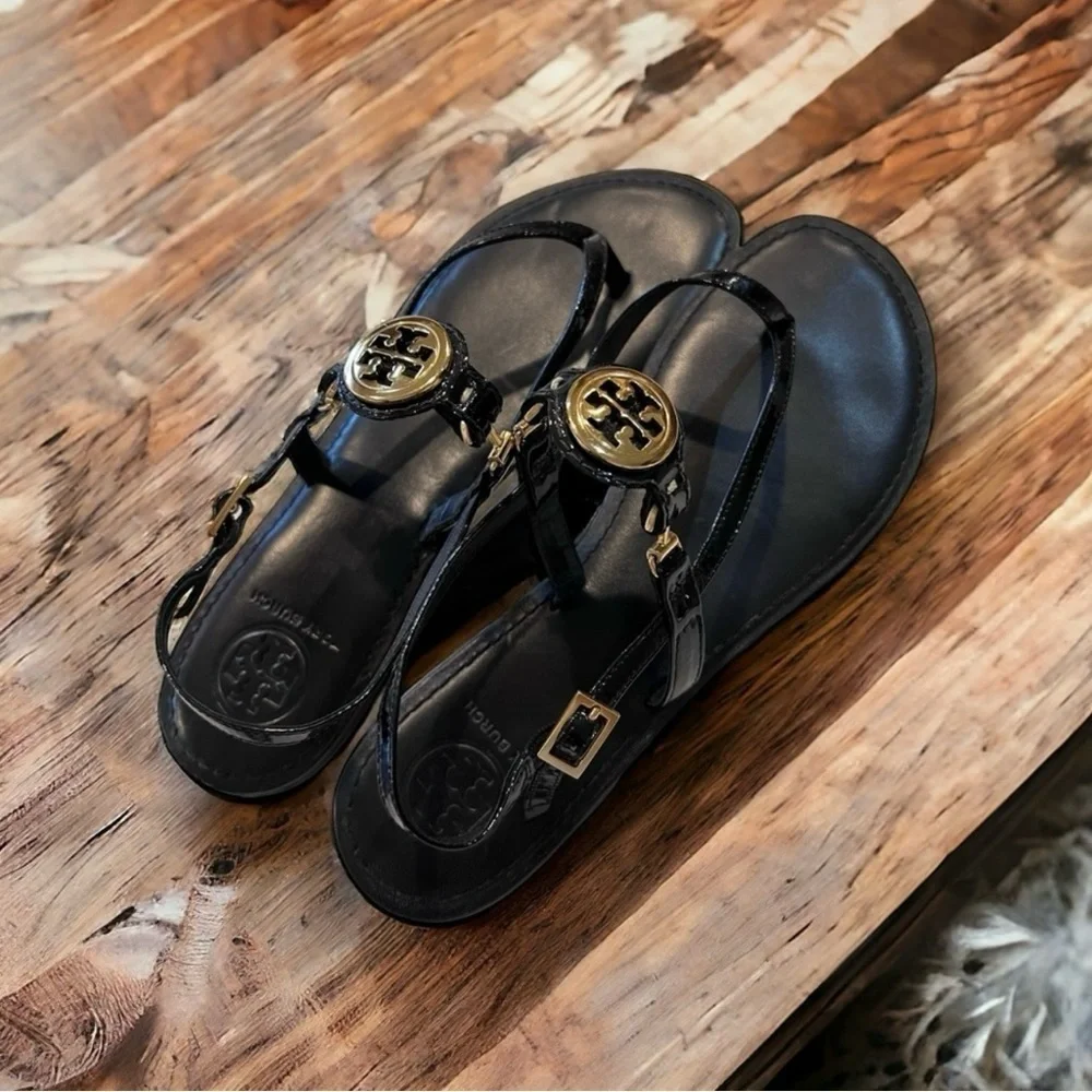 Tory Burch Ali Sandals Black patent leather w/gold insignia Gorgeous! Vintage.